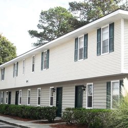 Exterior view of Lakewood Lodge, located in Hanahan, South Carolina.