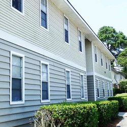 Exterior view of Lakewood Lodge, located in Hanahan, South Carolina.
