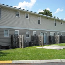 Exterior view of Lakewood Lodge, located in Hanahan, South Carolina.