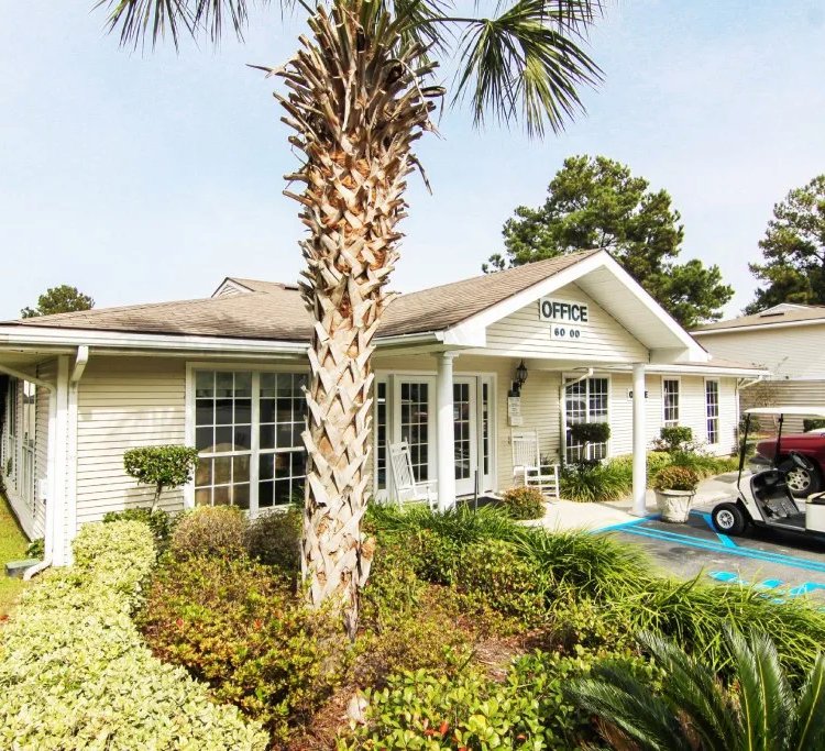 Exterior view of Lakewood Lodge, located in Hanahan, South Carolina.